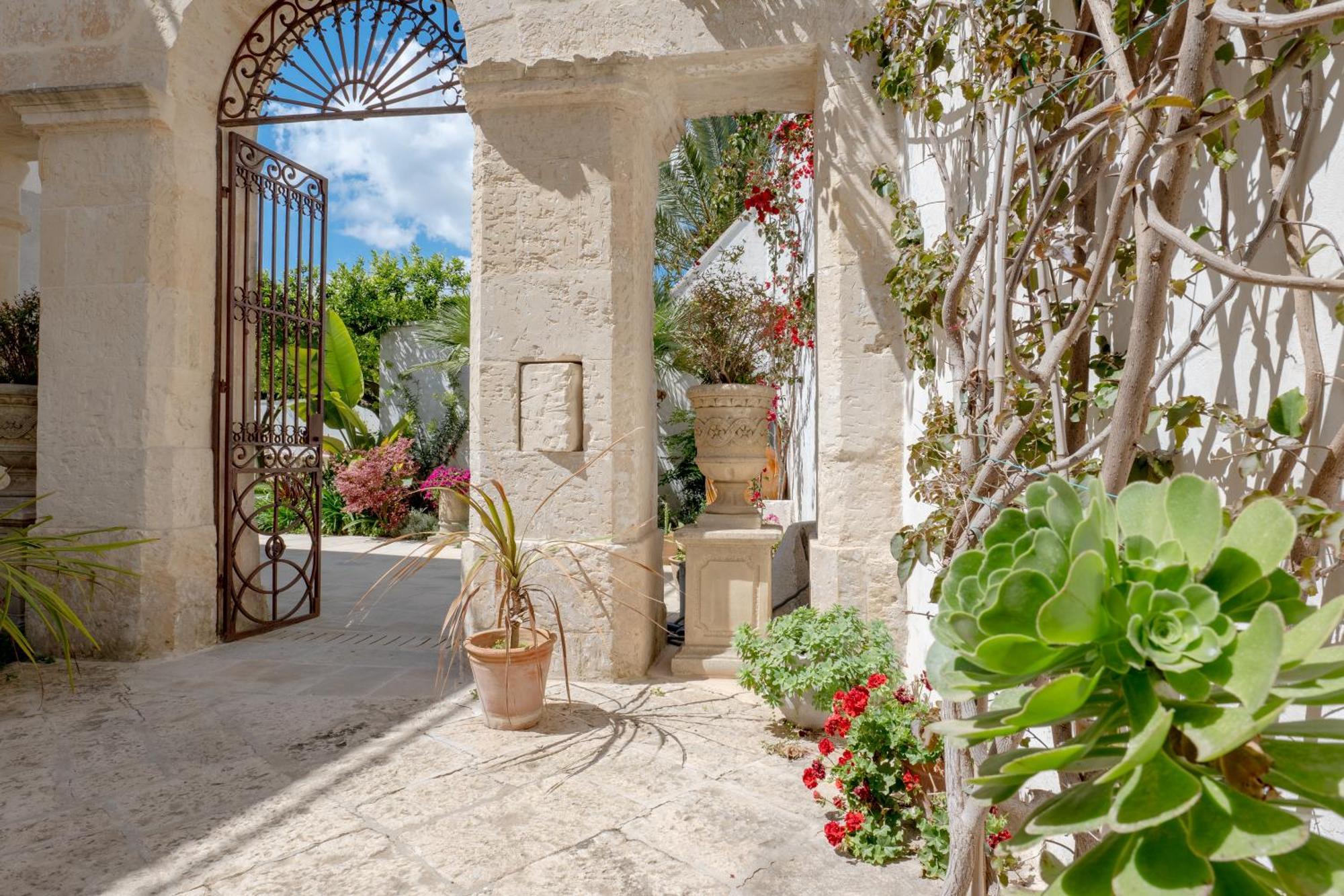 Bed and Breakfast Palazzo Angelica - Luxury Retreat Otranto Giurdignano Zewnętrze zdjęcie